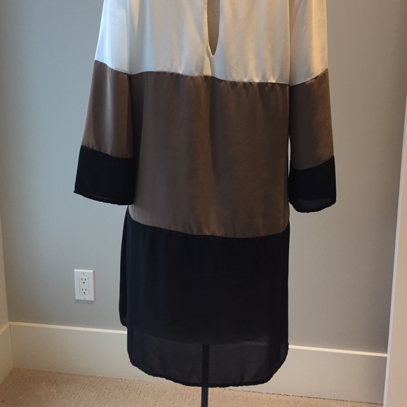 Lulu's Dress - Picture 3 of 5